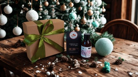 Mini zestaw box prezentowy dla kobiety kosmetyki orzechy