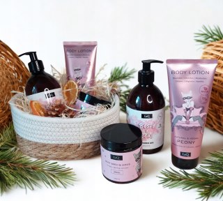 Świąteczny Kosz prezentowy dla kobiety kosmetyki naturalne