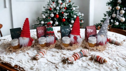 Świąteczny zestaw prezentowy na drewienku Mikołaj