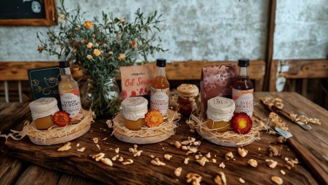 Zestaw na drewienku mini box herbatka miód syrop