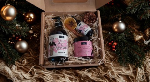 Zestaw świąteczny box prezentowy dla kobiety kosmetyki wegańskie